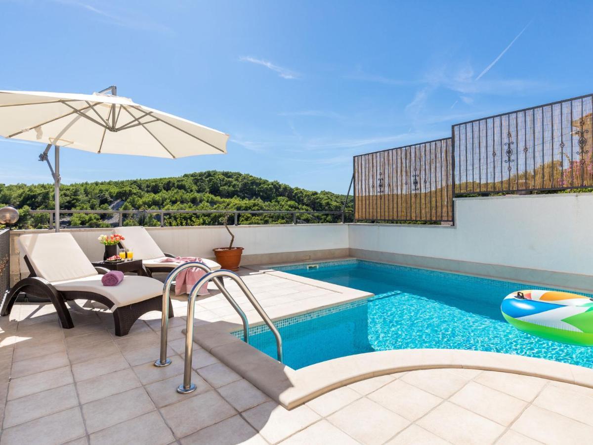 Luxurious Villa In Selca With Pool Екстер'єр фото