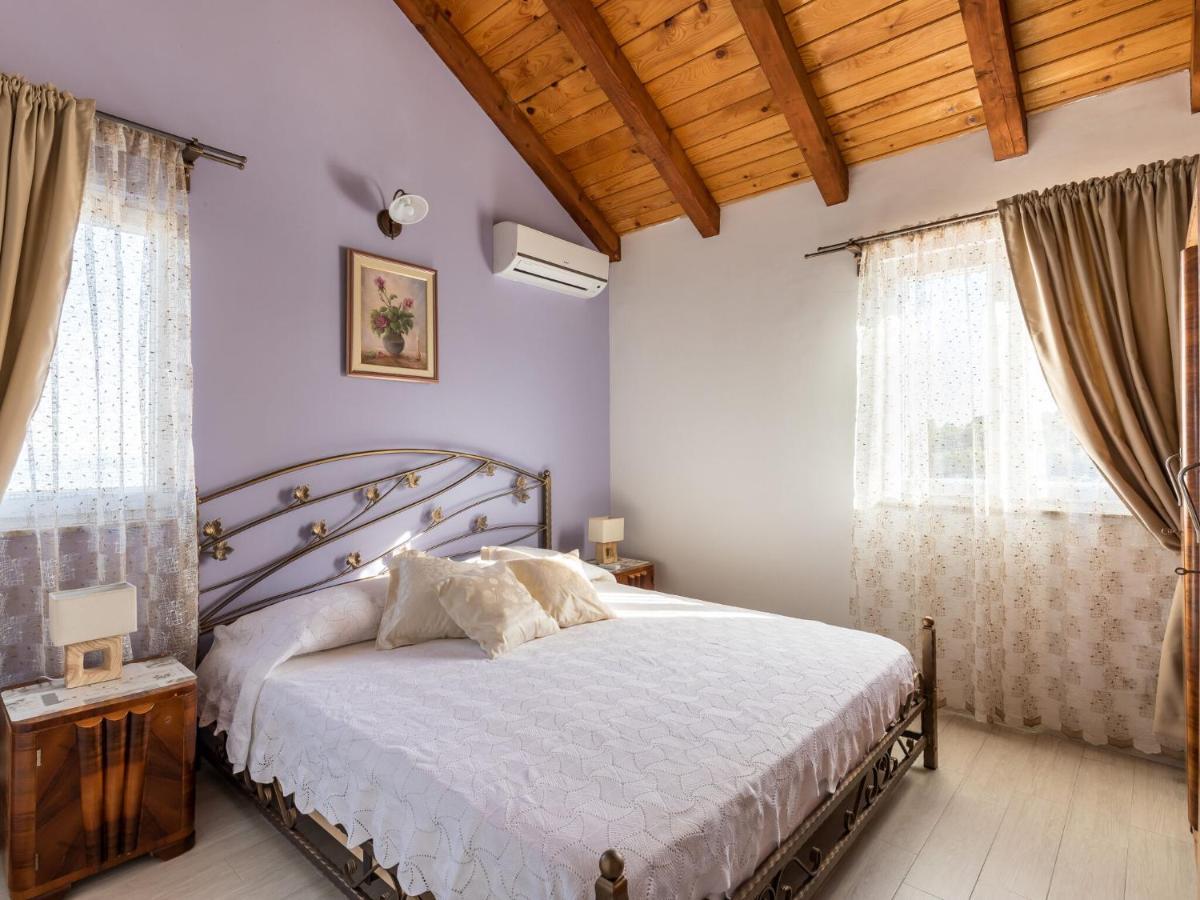 Luxurious Villa In Selca With Pool Екстер'єр фото