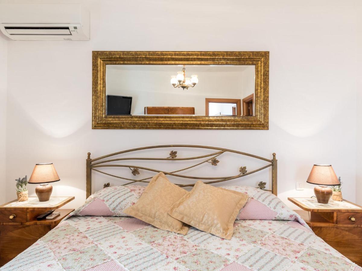 Luxurious Villa In Selca With Pool Екстер'єр фото