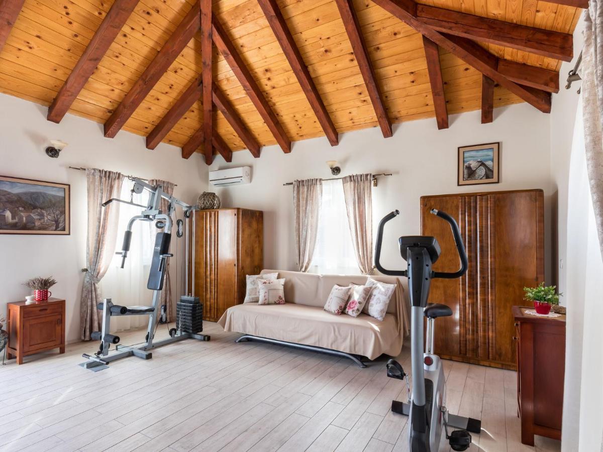 Luxurious Villa In Selca With Pool Екстер'єр фото