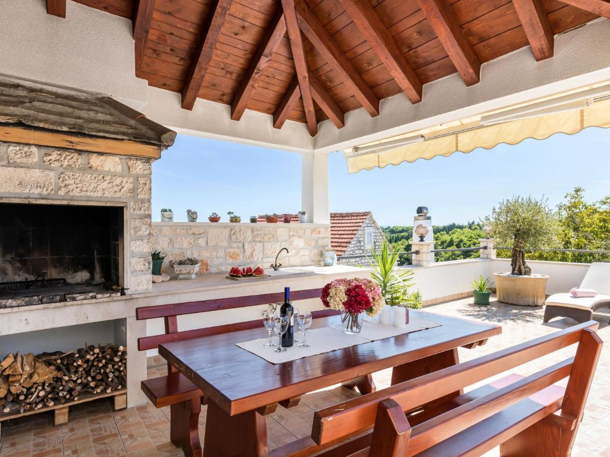 Luxurious Villa In Selca With Pool Екстер'єр фото